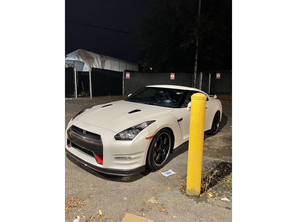 Nissan GT-R