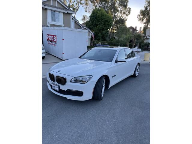 BMW 740i