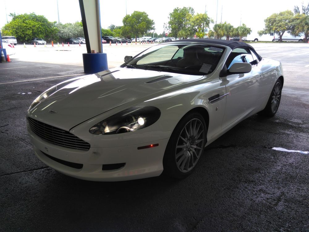 Aston Martin DB9