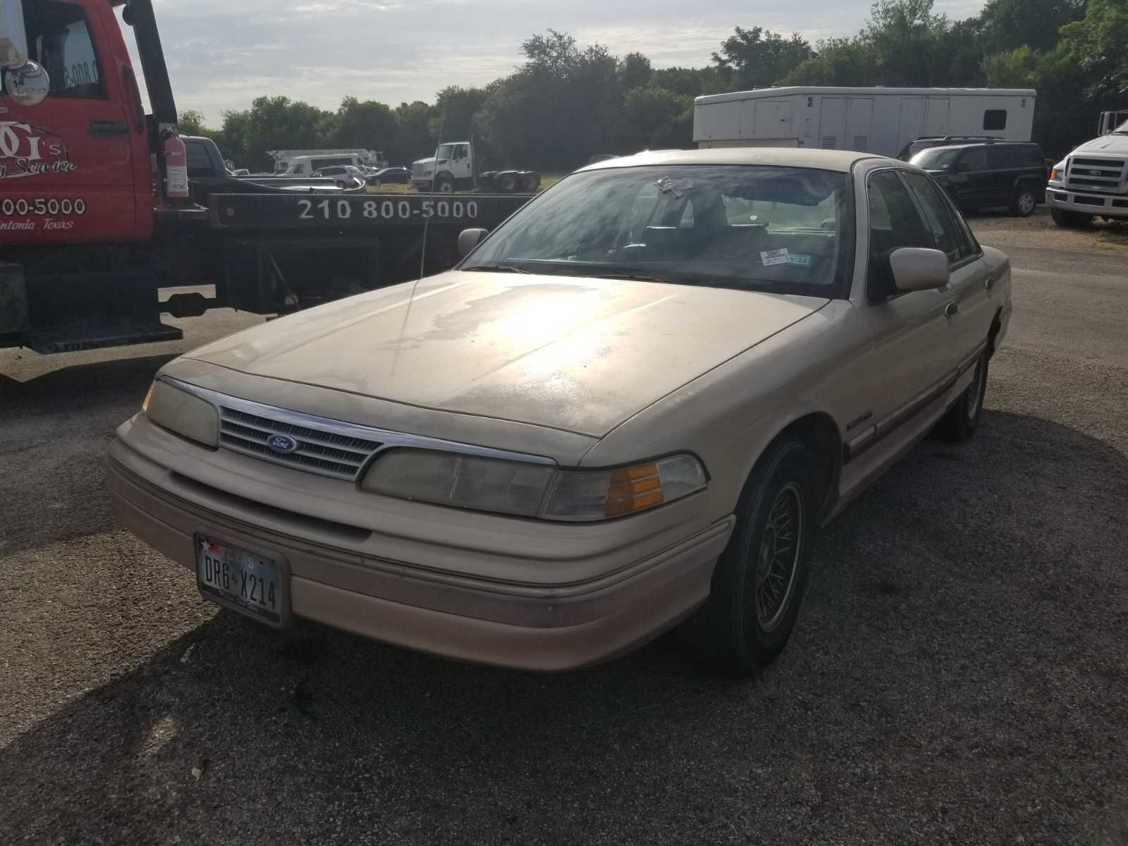 Ford Crown Victoria