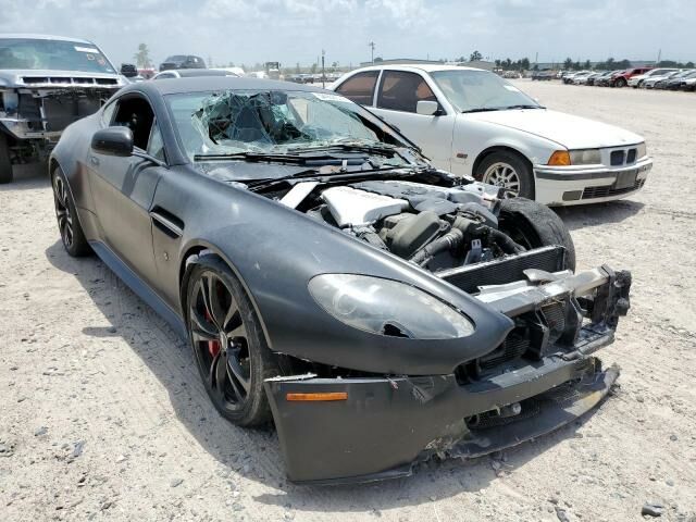 Aston Martin V12 Vantage