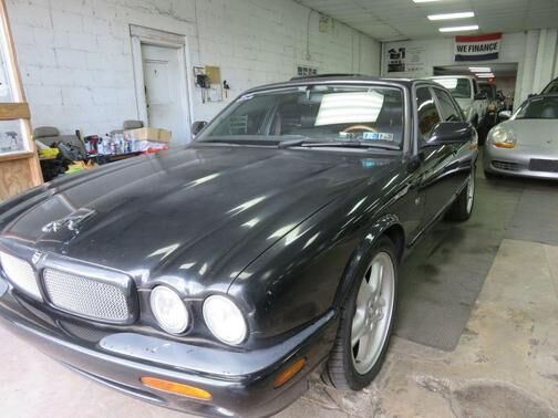 Jaguar XJR
