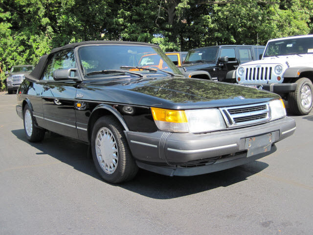 Saab 900