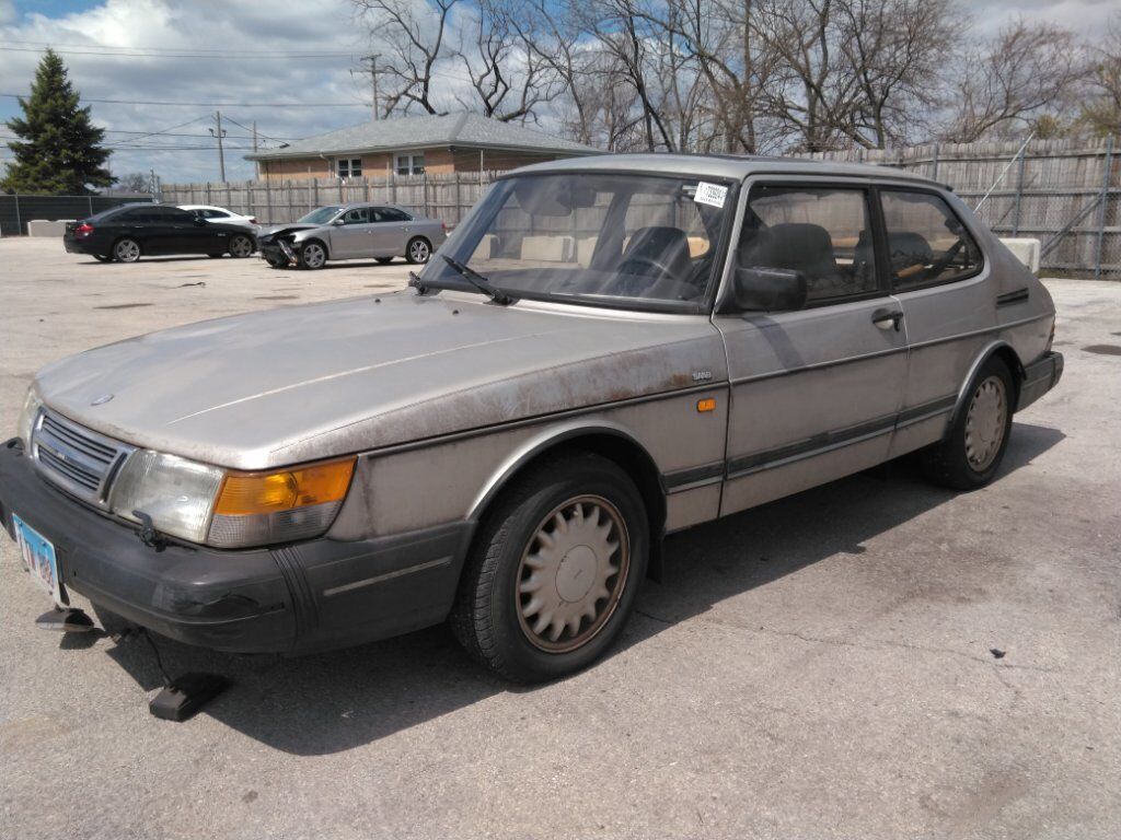 Saab 900