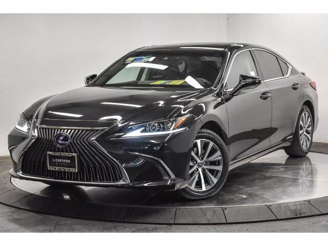 LEXUS