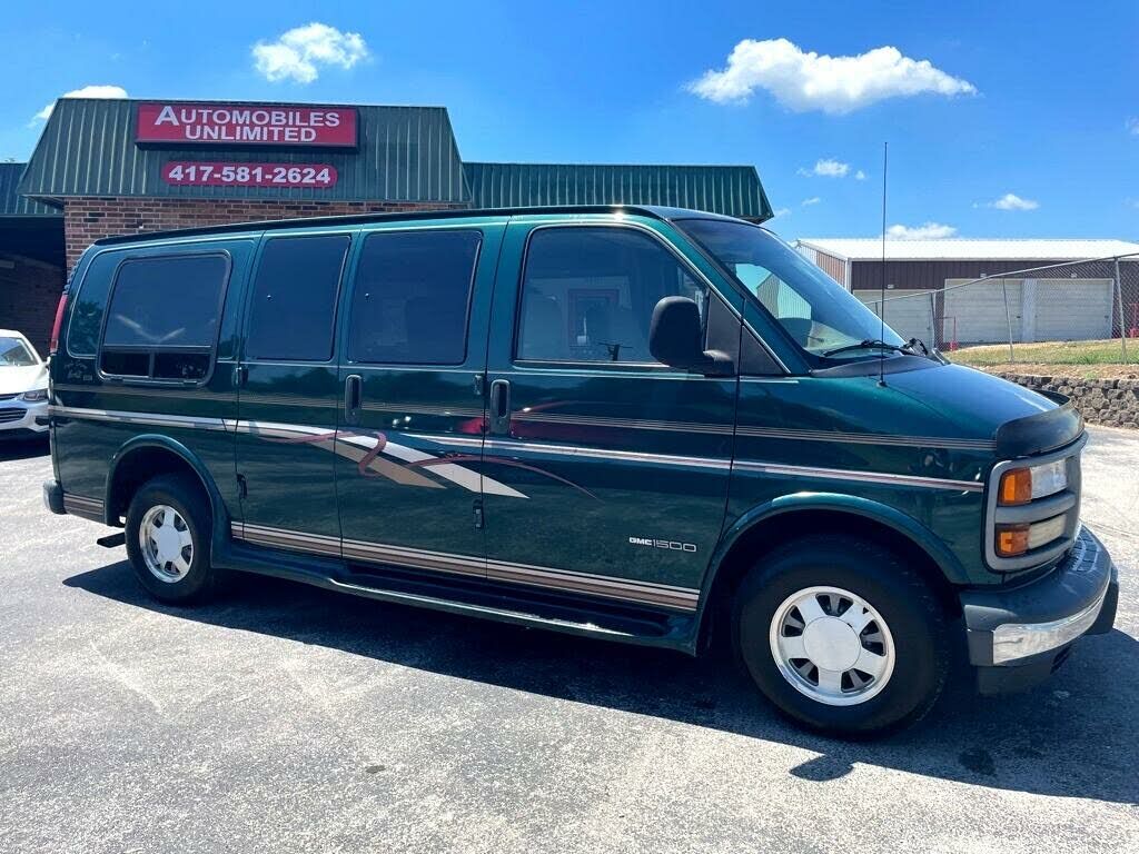 GMC Savana