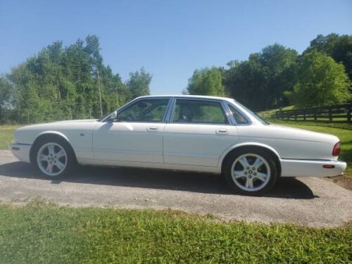 Jaguar XJR