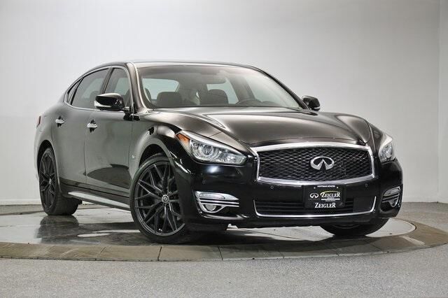 Infiniti Q70L