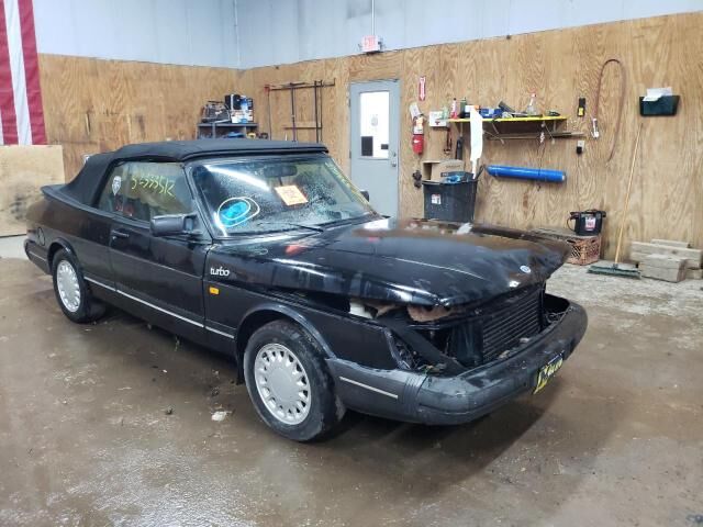 Saab 900
