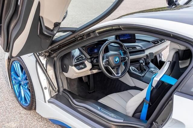 BMW i8