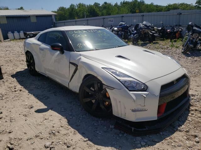 Nissan GT-R
