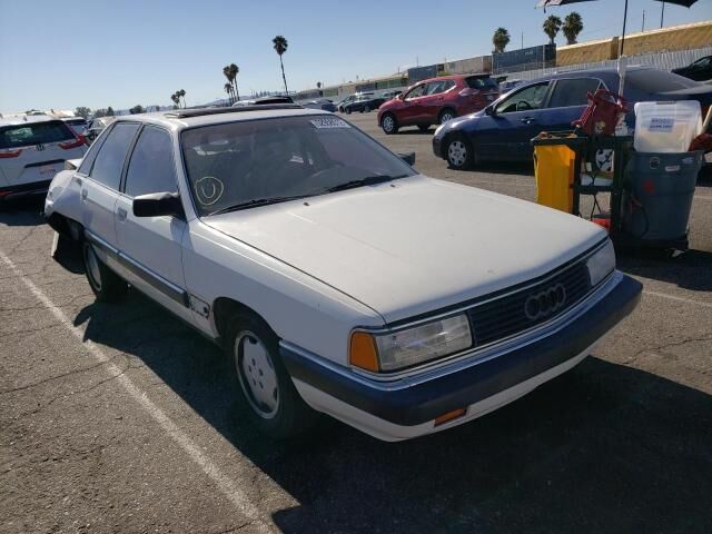 Audi 200