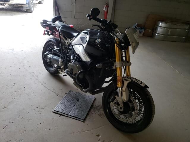 BMW R nineT