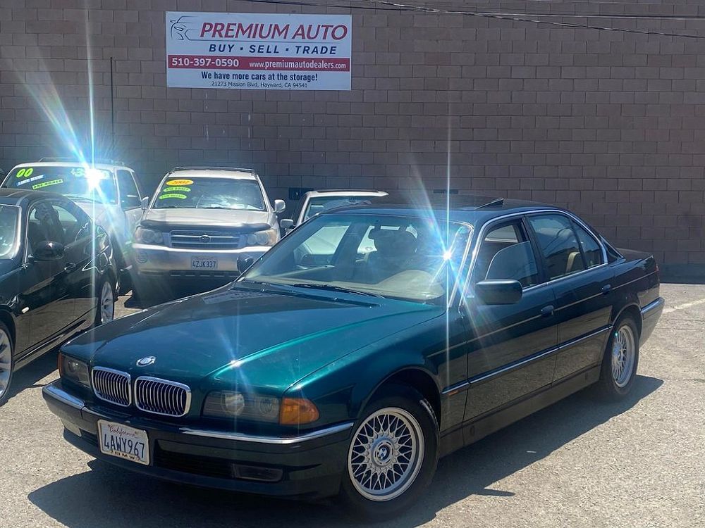 BMW 740i