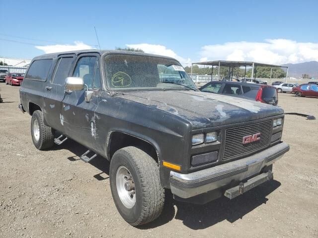 GMC Suburban