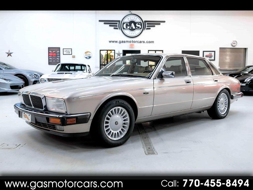 Jaguar XJ12