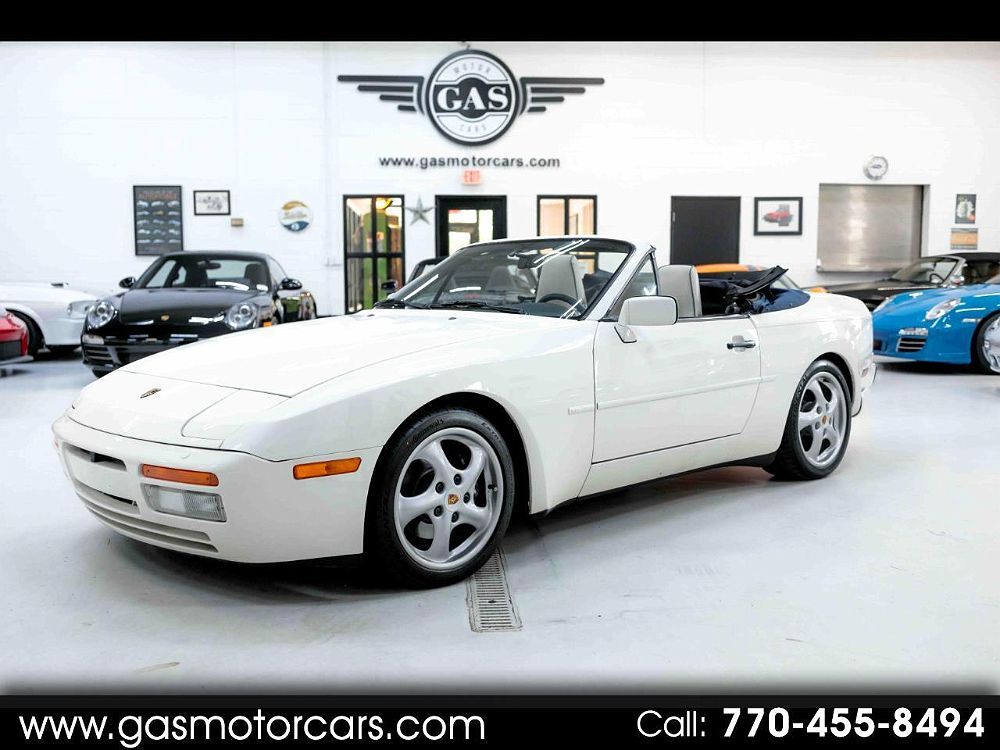 Porsche 944