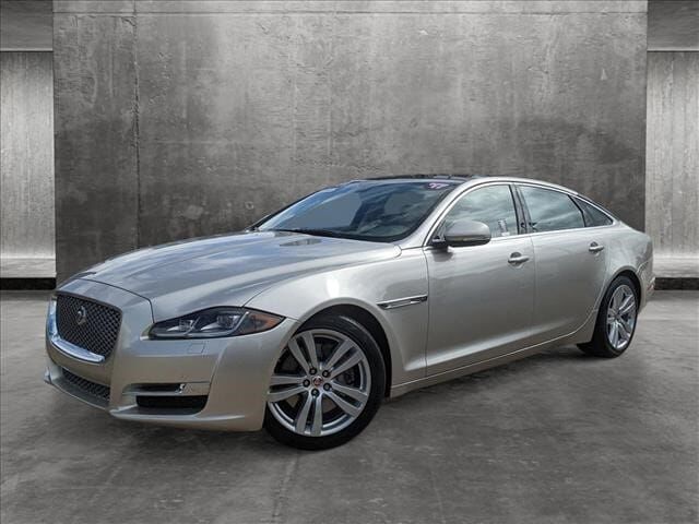 Jaguar XJ