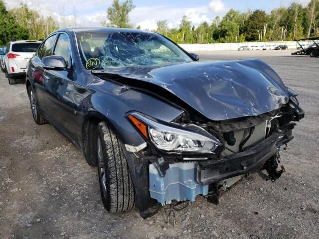 Infiniti Q70