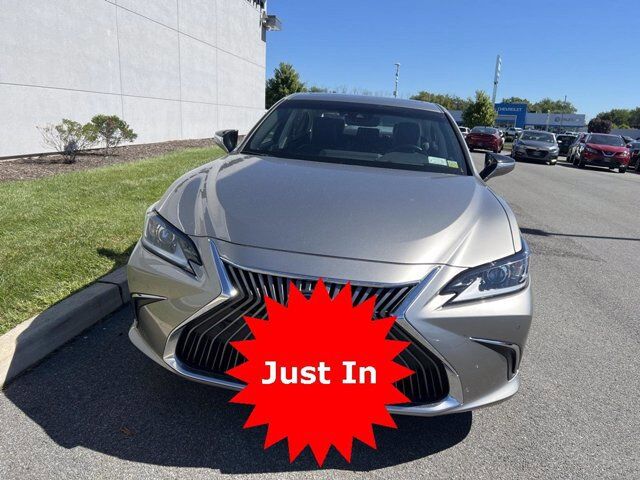 2021 Lexus ES / ES HYBRID