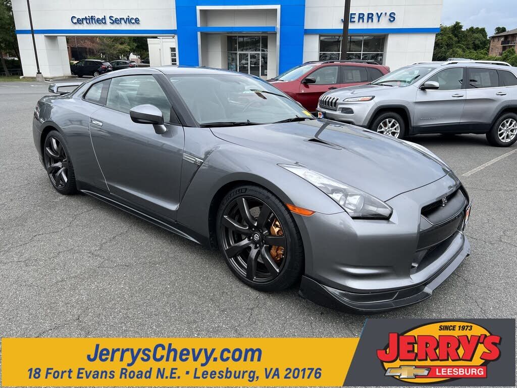 Nissan GT-R
