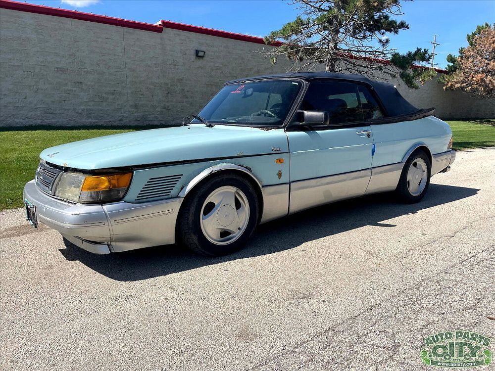Saab 900