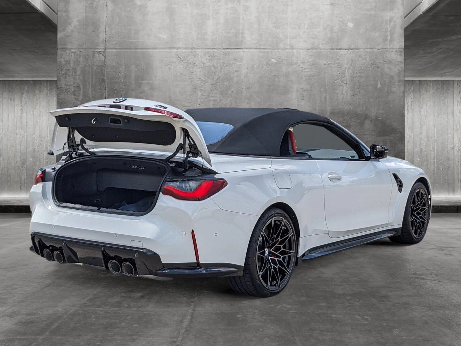 2023 BMW M4