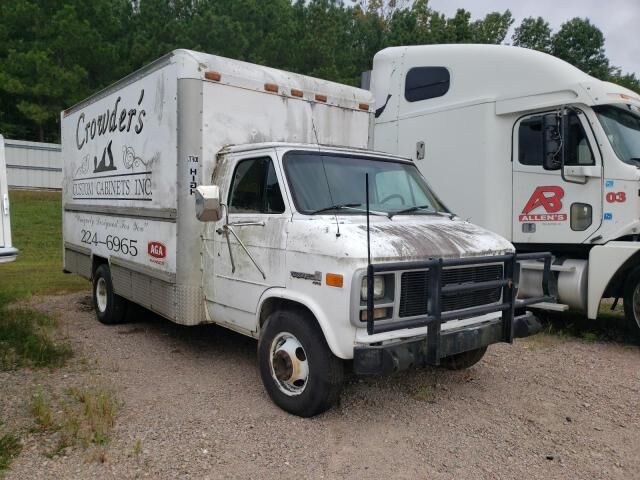 GMC Cutaway Van