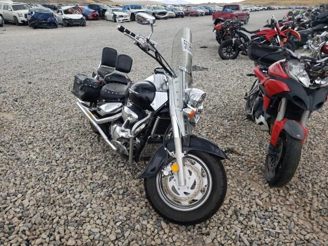 Suzuki VL1500 / VL1500T