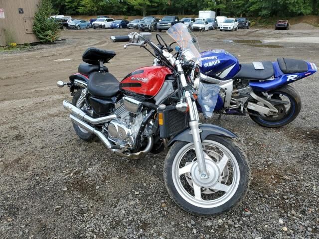 Honda VF750C2 (MAGNA)