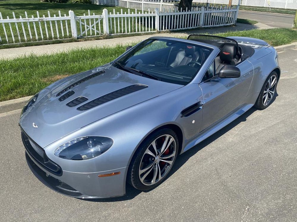 Aston Martin V12 Vantage