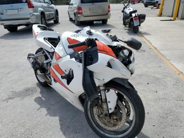 Suzuki GSX-R750