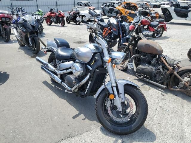 Suzuki VZ800