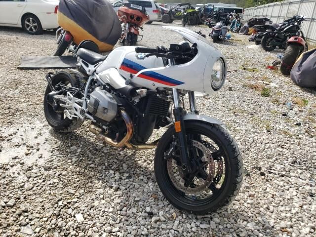 BMW R nineT