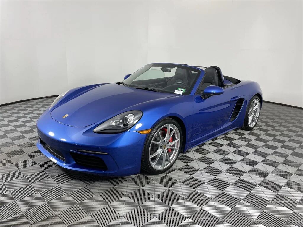 PORSCHE