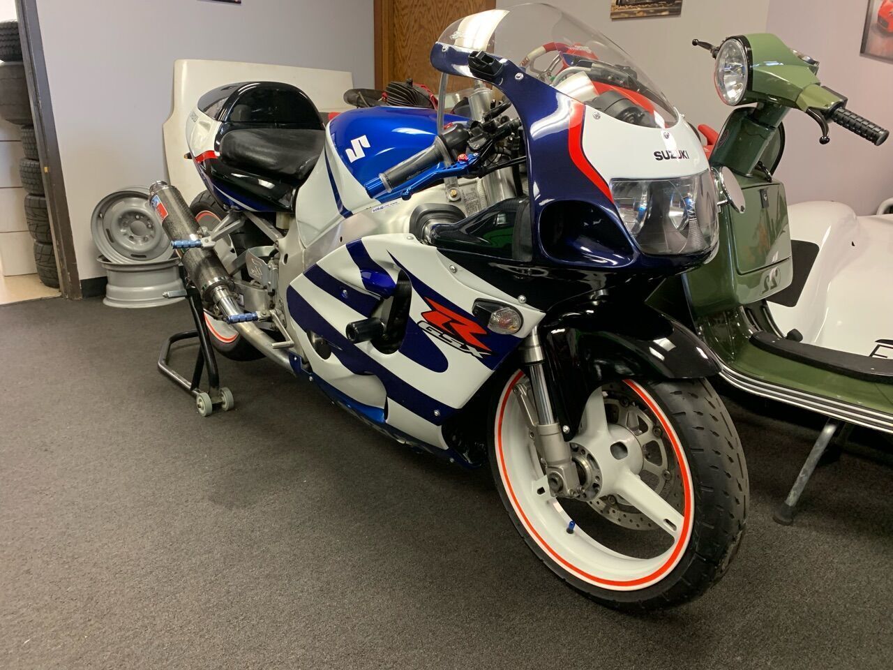 Suzuki GSX-R750