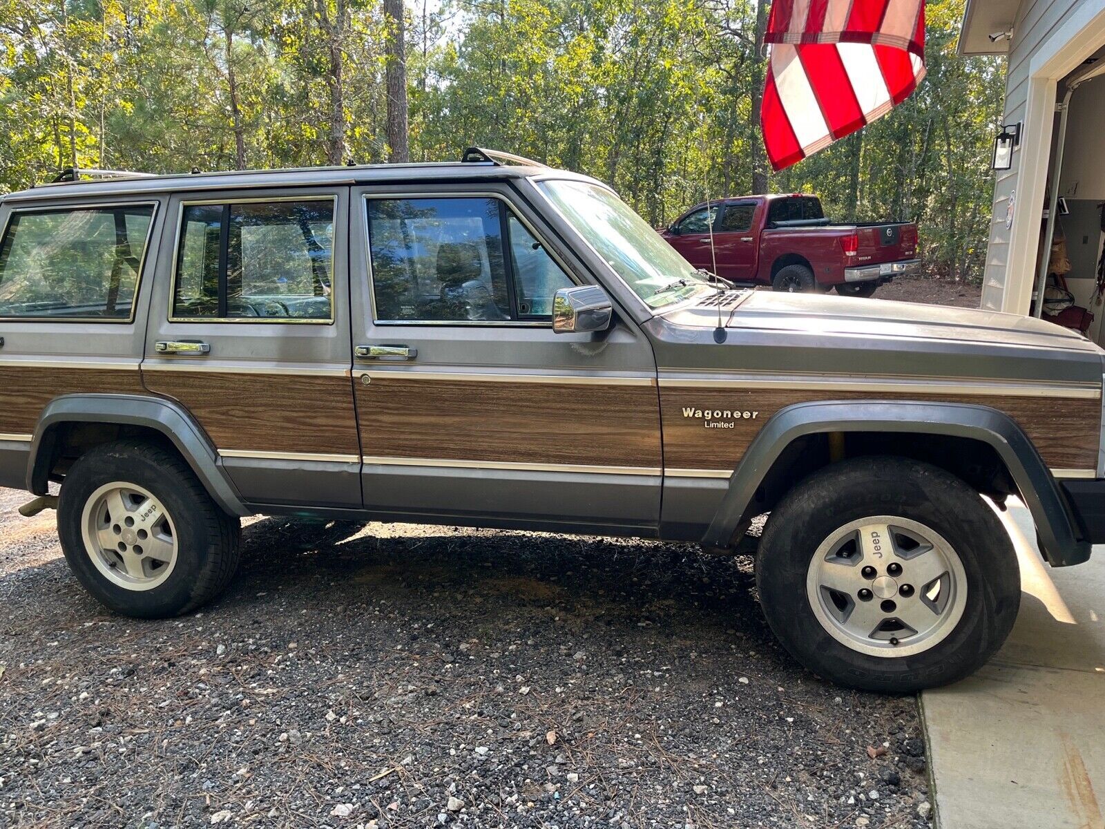 Jeep Wagoneer