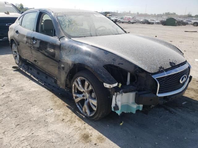 Infiniti Q70L