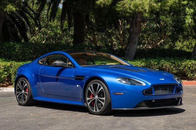 Aston Martin V12 Vantage