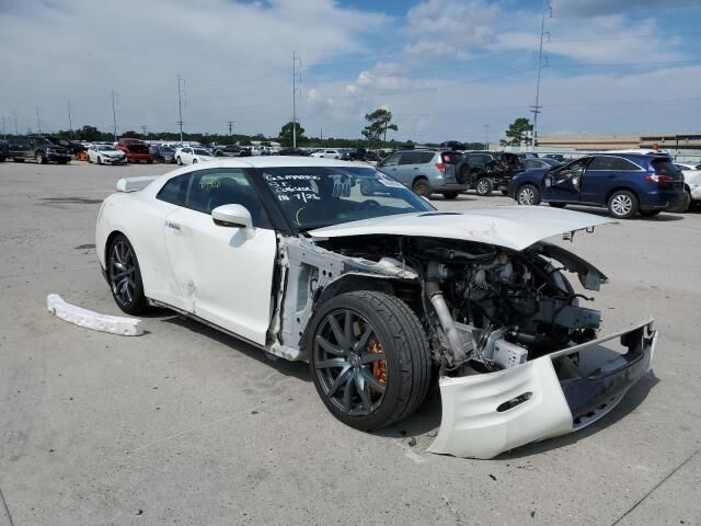 Nissan GT-R