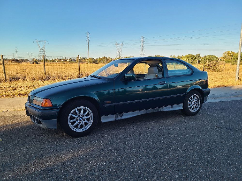 BMW 318ti