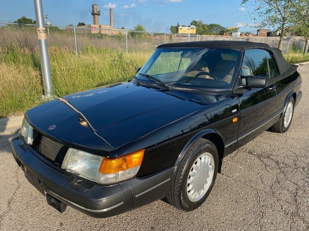 Saab 900