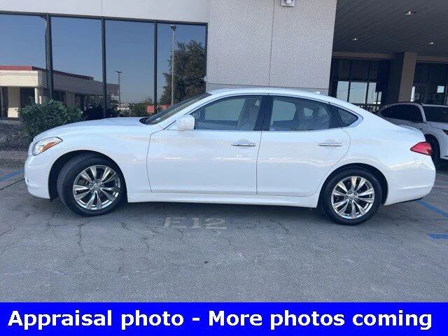 Infiniti M56