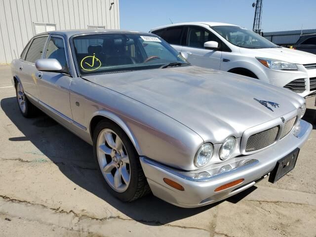 Jaguar XJR