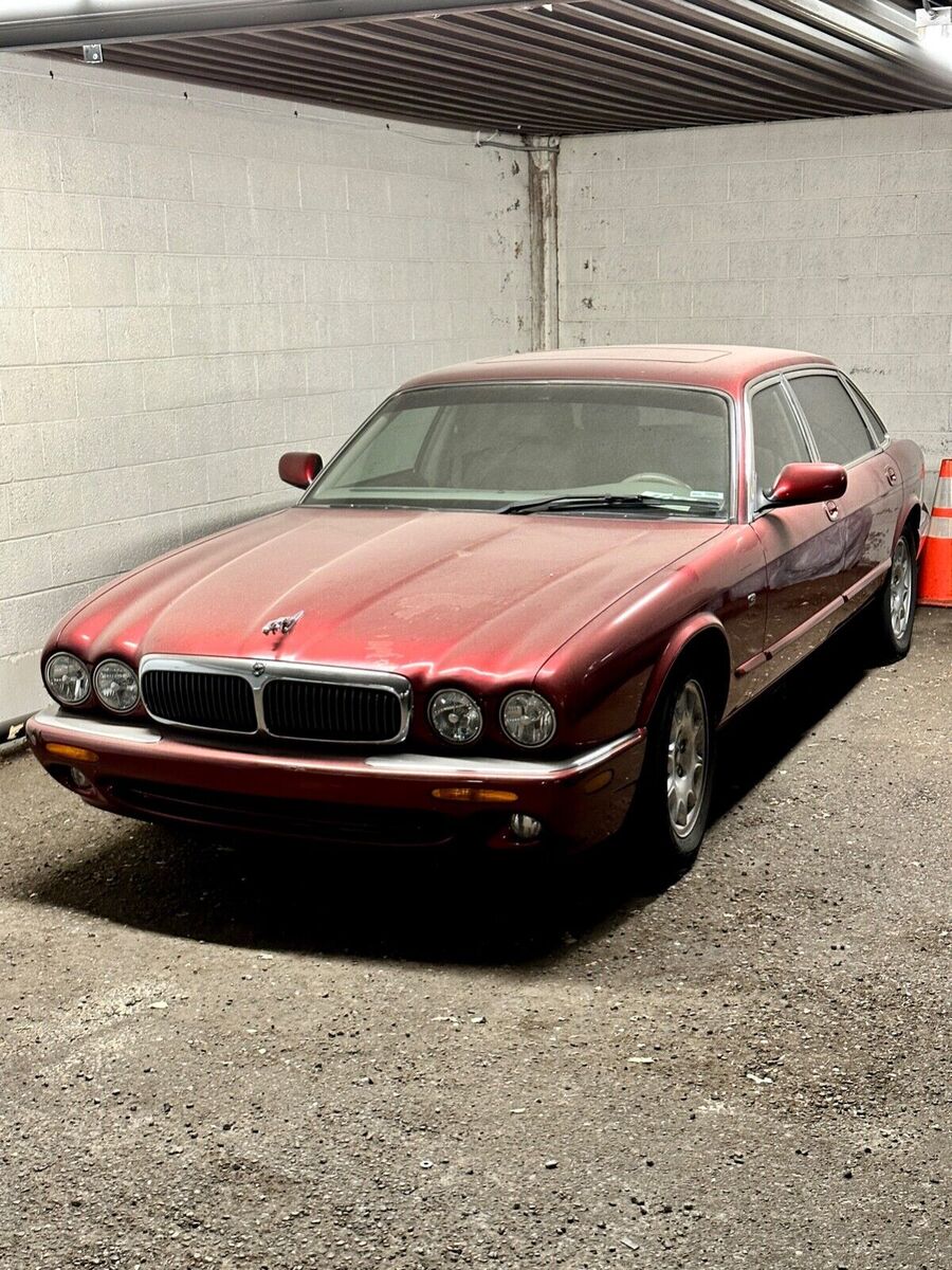 Jaguar XJ