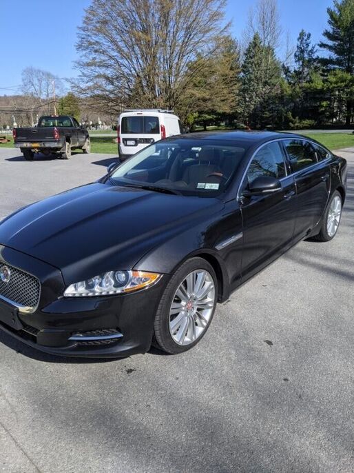 Jaguar XJ