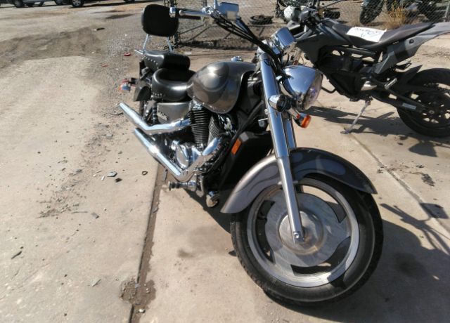 Honda VT1100C2 (SHADOW SABRE)