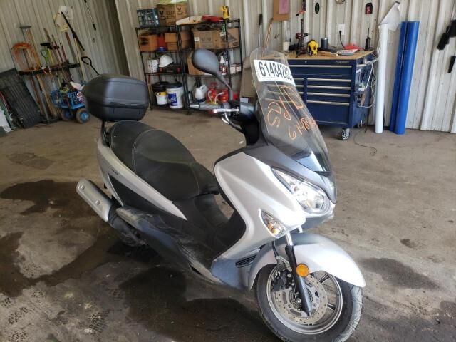Suzuki UH200L
