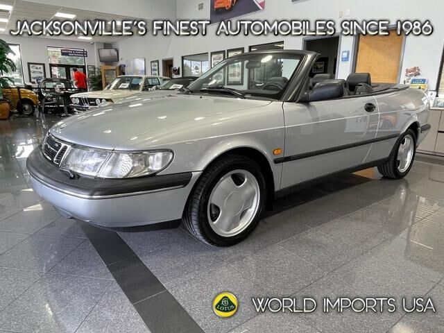 Saab 900