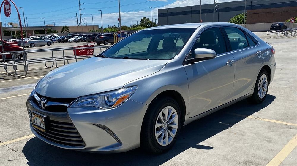 2017 TOYOTA Camry